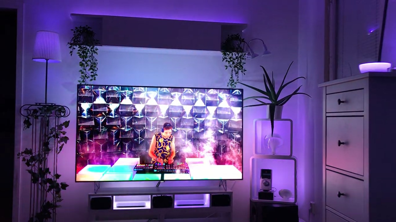 Bir Philips Ambilight TV almalı mıyım?